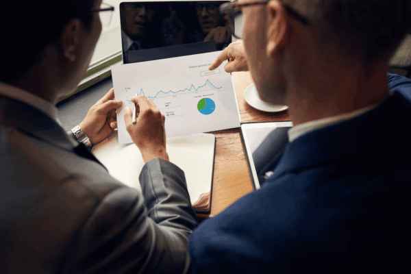 analyzing-business-chart_